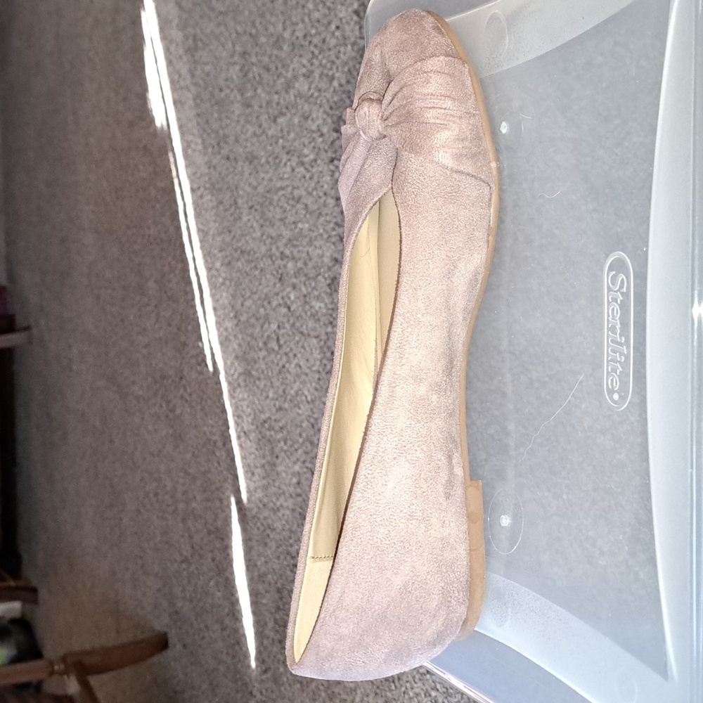 Size 7.5 light brown suede, flat shoes Ataiwee - Picture 5 of 7